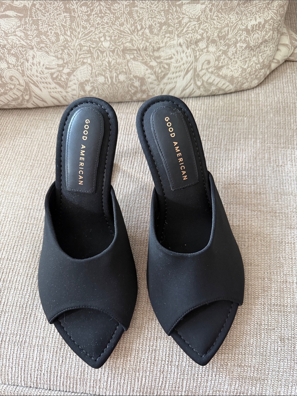 Good American Black Pointed Mule Slides-NWOT